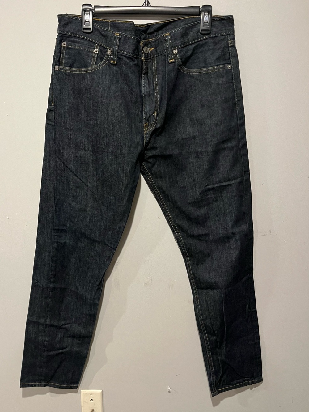 Levi’s 508 33x32 Men's Dark Wash Blue Jeans - Classic Straight Fit